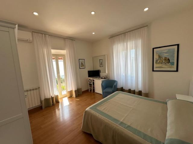 Hotel L'Isola ซันตามารีเนลลา ภายนอก รูปภาพ